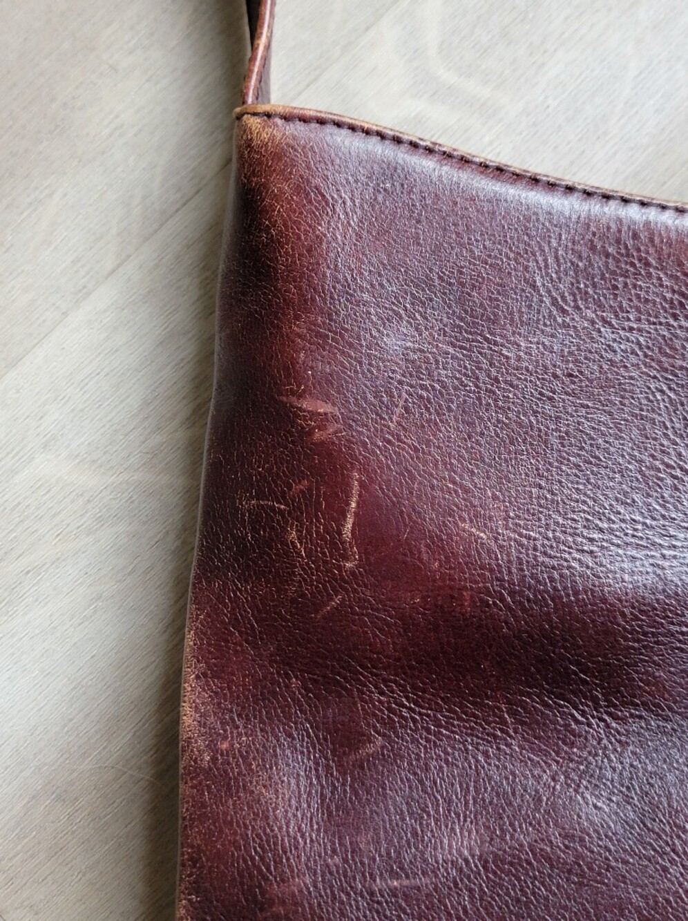 Vintage Feet First Oxblood Genuine Leather Shoulder Bag - Picture 6 of 10